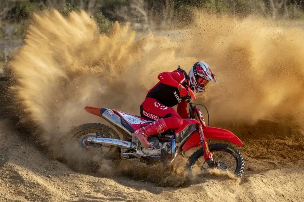 MXGP Team HRC: nuova Honda 450, e con Gajser arriva Evans  (7)