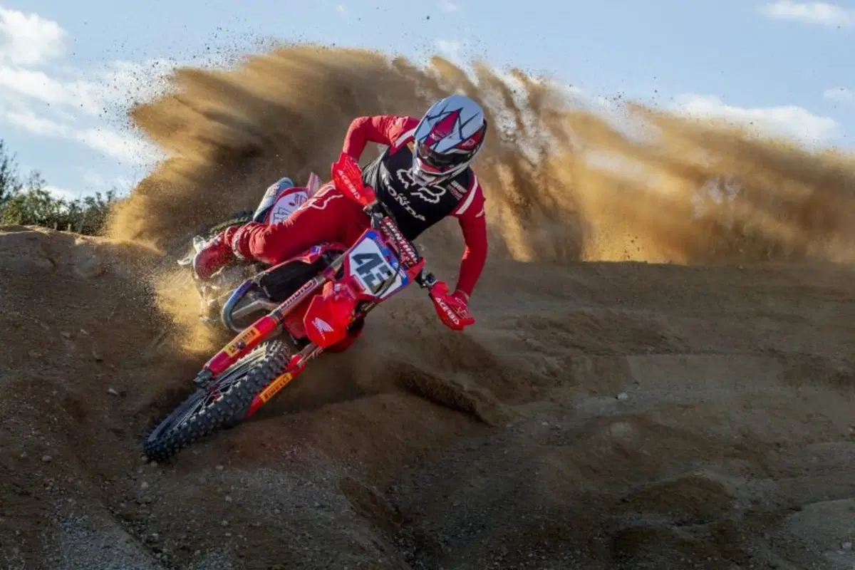 MXGP Team HRC: nuova Honda 450, e con Gajser arriva Evans  (8)