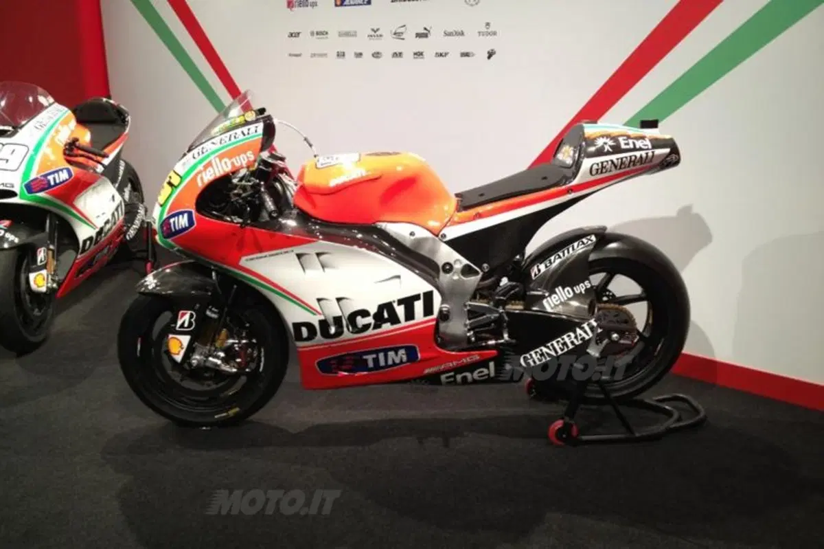 Presentate le Ducati Desmosedici GP12 di Rossi e Hayden (2)