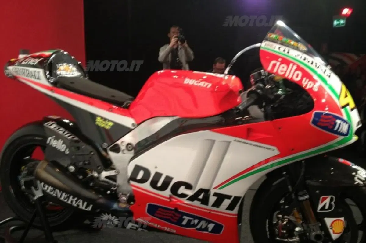 Presentate le Ducati Desmosedici GP12 di Rossi e Hayden (6)