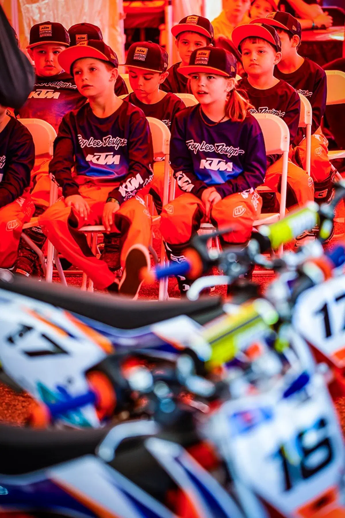 Gallery. Lo spettacolo del Supercross è fuori dalla pista (35)