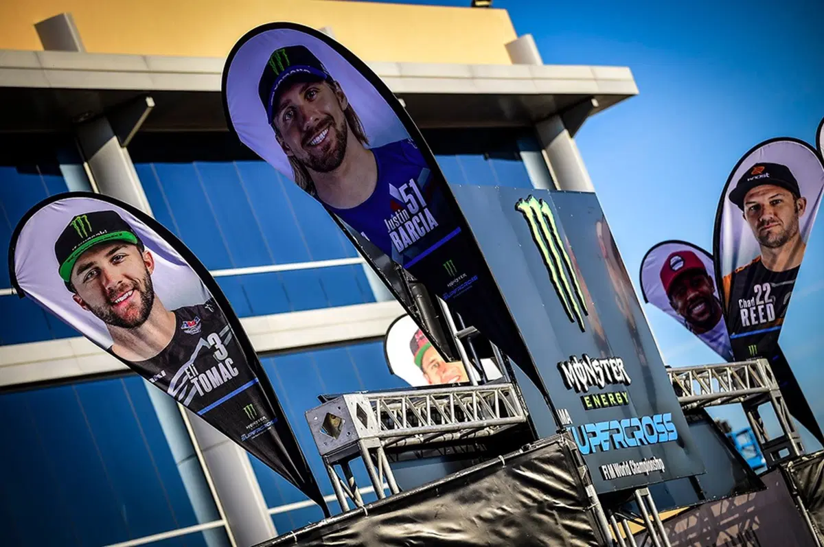 Gallery. Lo spettacolo del Supercross è fuori dalla pista (40)