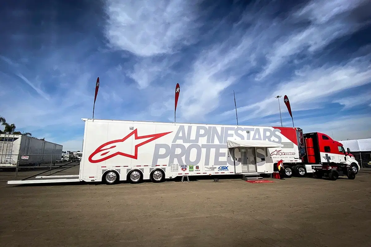 Gallery. Lo spettacolo del Supercross è fuori dalla pista (47)