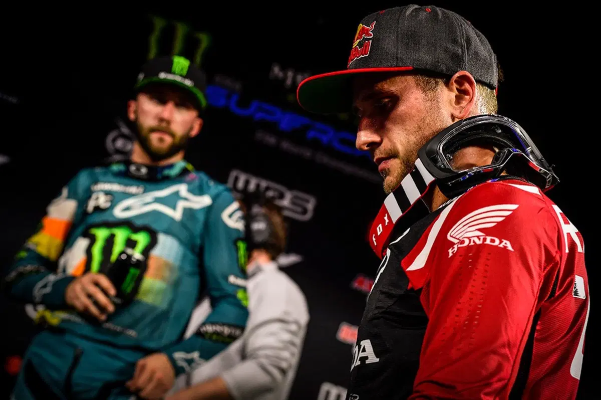 Gallery. Lo spettacolo del Supercross è fuori dalla pista (50)