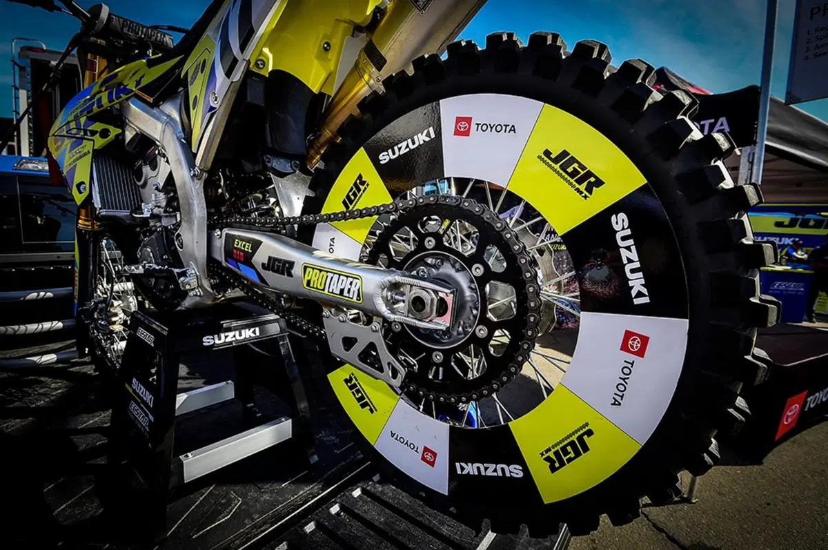 Gallery. Lo spettacolo del Supercross è fuori dalla pista (66)
