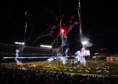 Gallery. Lo spettacolo del Supercross è fuori dalla pista