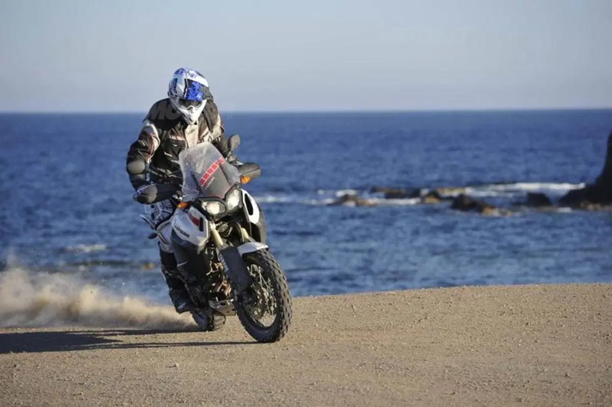 Yamaha XT1200Z Super Ténéré Worldcrosser   (4)