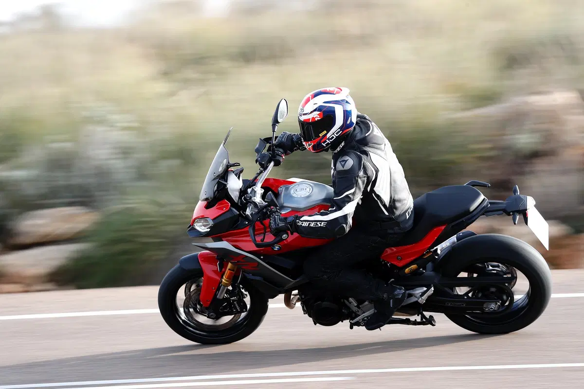 BMW F900 XR. Crossover accessibile (3)