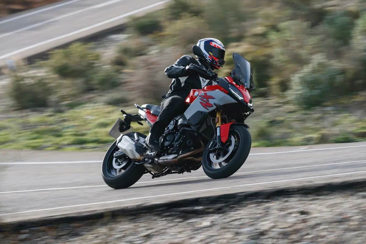 BMW F900 XR. Crossover accessibile (2)