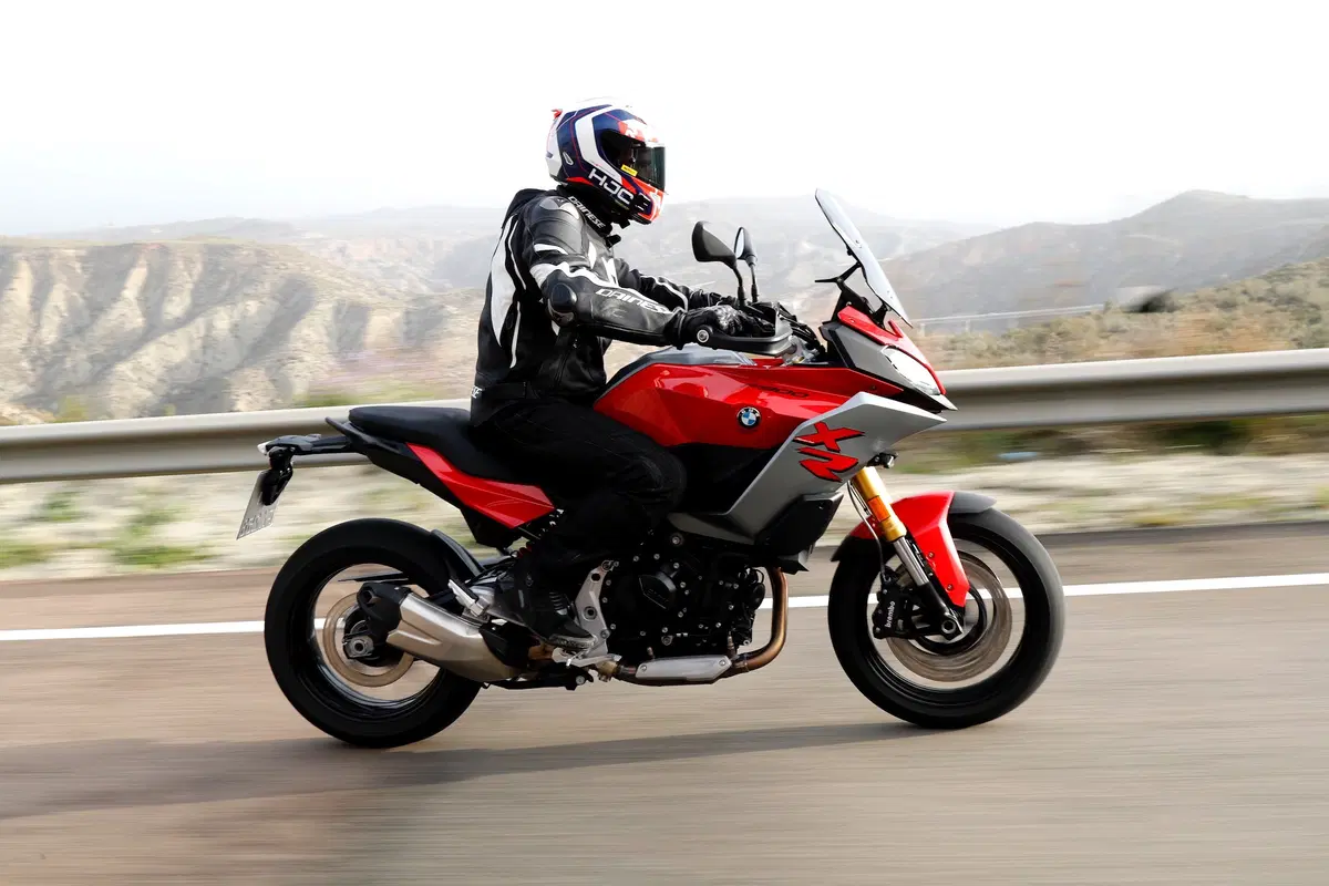 BMW F900 XR. Crossover accessibile (8)