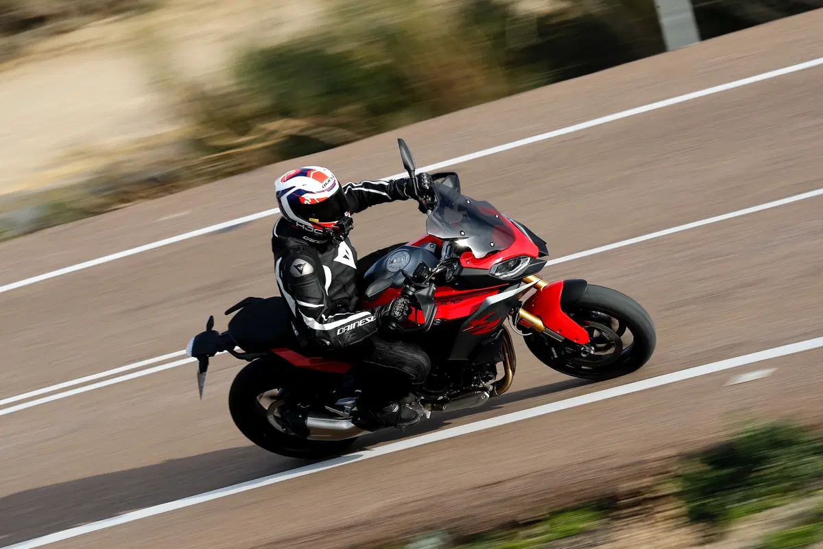 BMW F900 XR. Crossover accessibile (7)