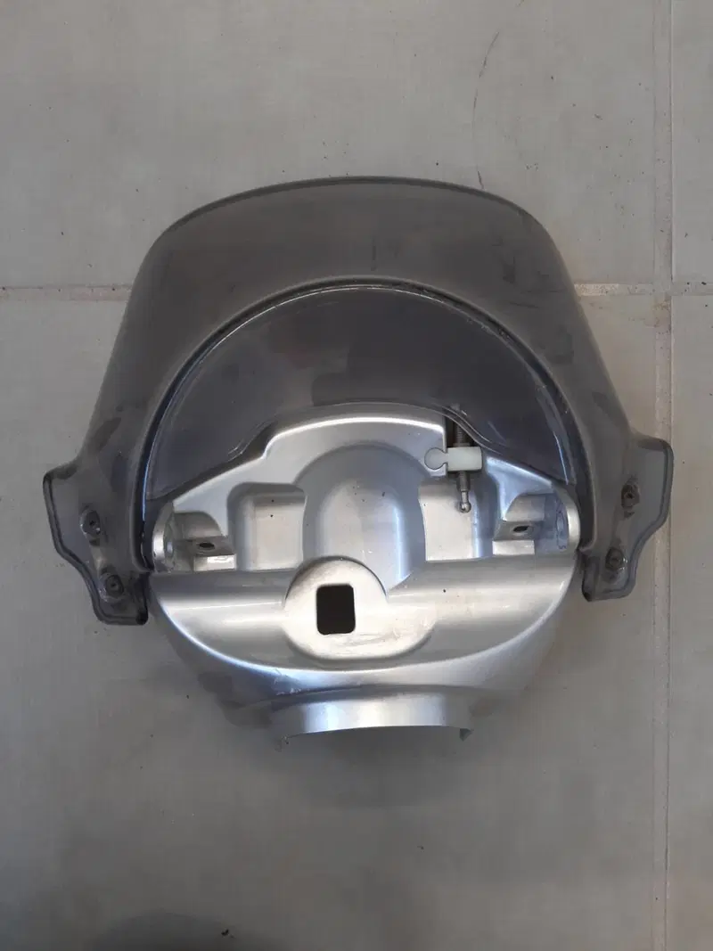 Coperchio manubrio ant Aprilia Scarabeo