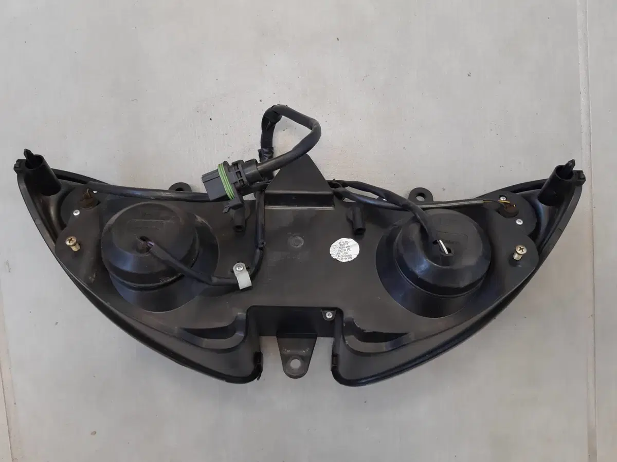 Fanale anteriore Piaggio X9 (4)