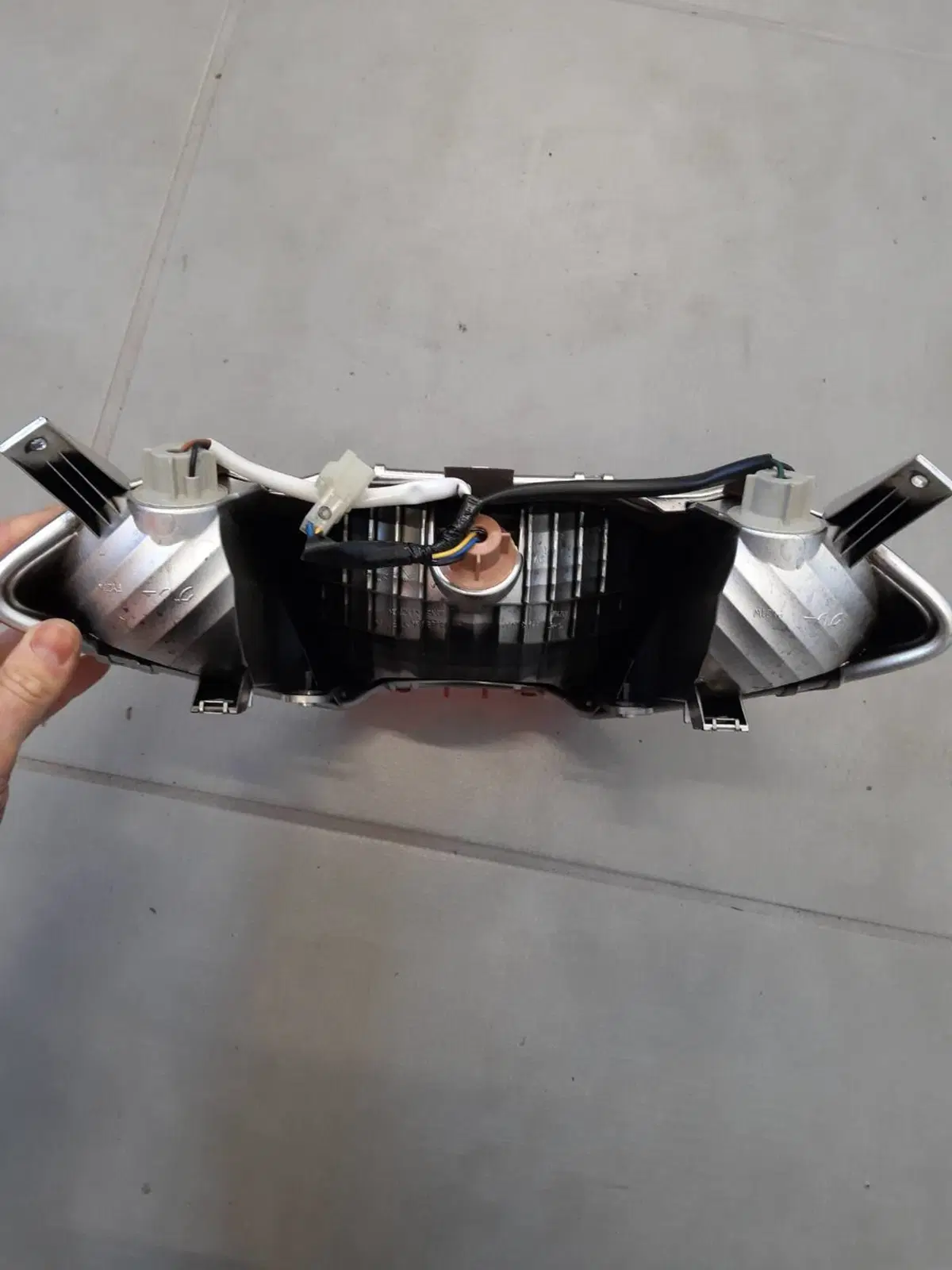 Fanale posteriore Yamaha t max 08/11 (3)