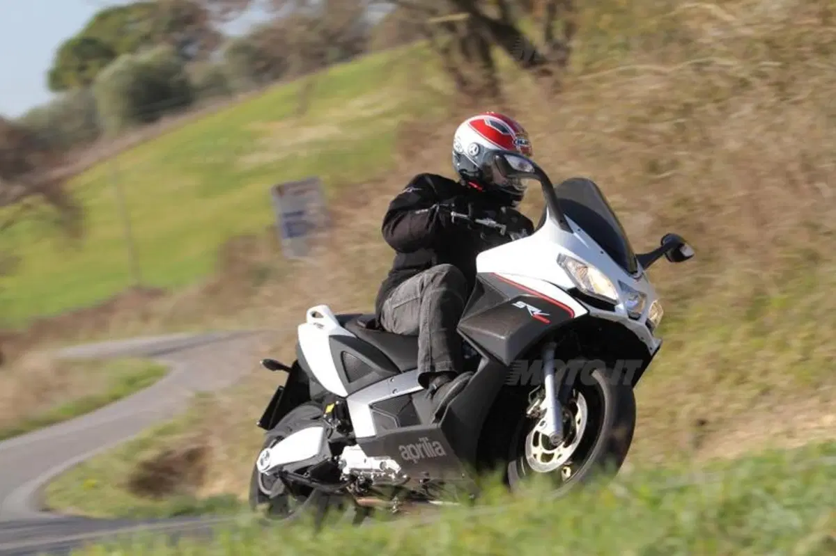 Aprilia SRV 850  