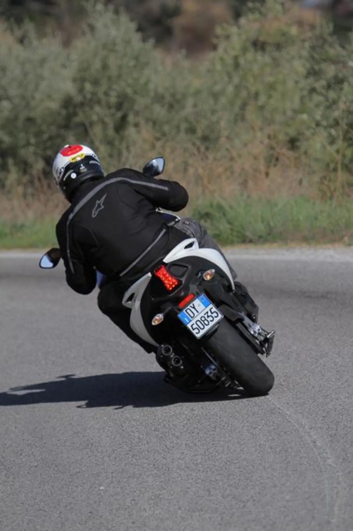 Aprilia SRV 850   (3)