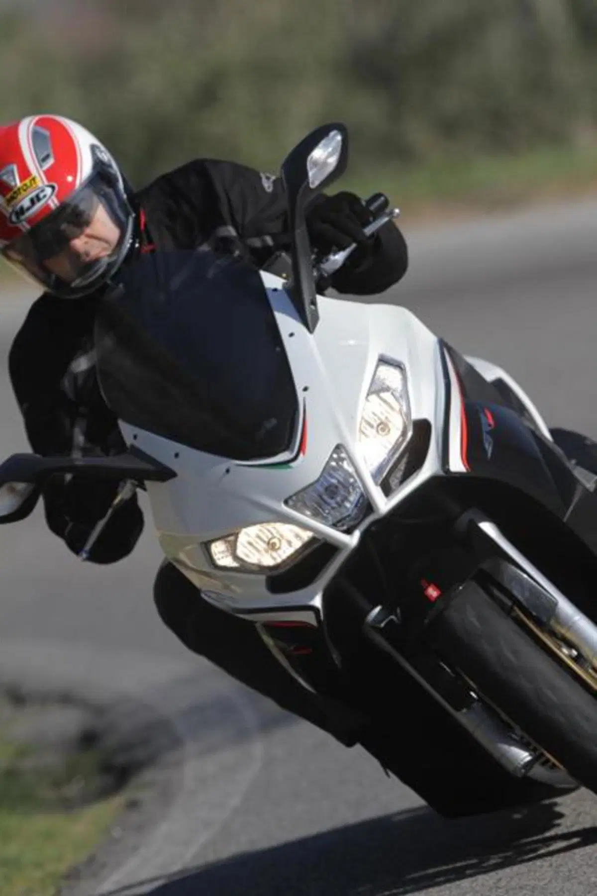 Aprilia SRV 850   (5)