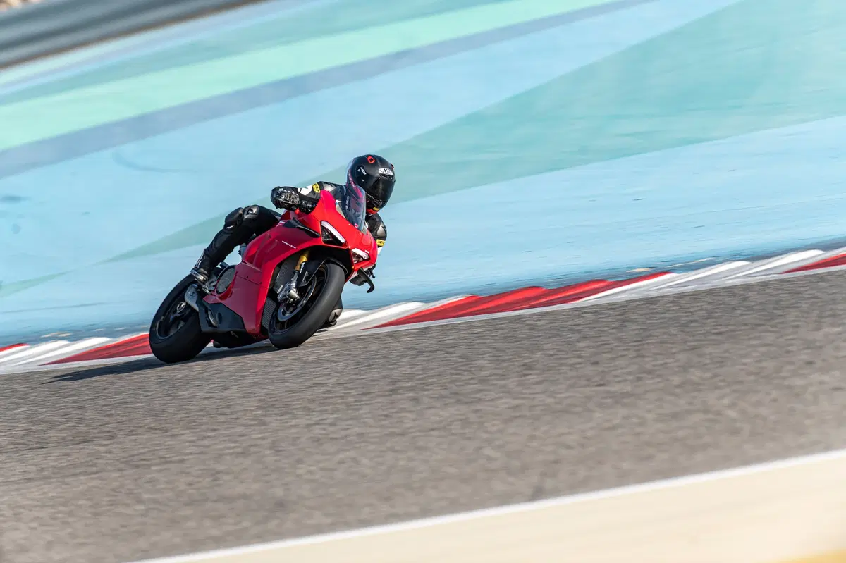Ducati Panigale V4 S 2020 (2)