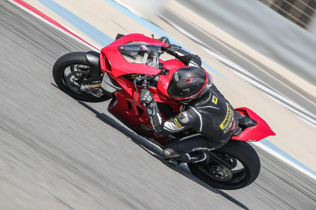 Ducati Panigale V4 S 2020 (8)