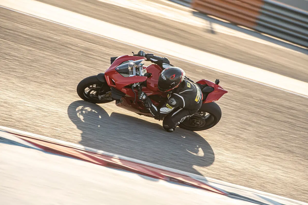 Ducati Panigale V4 S 2020 (11)