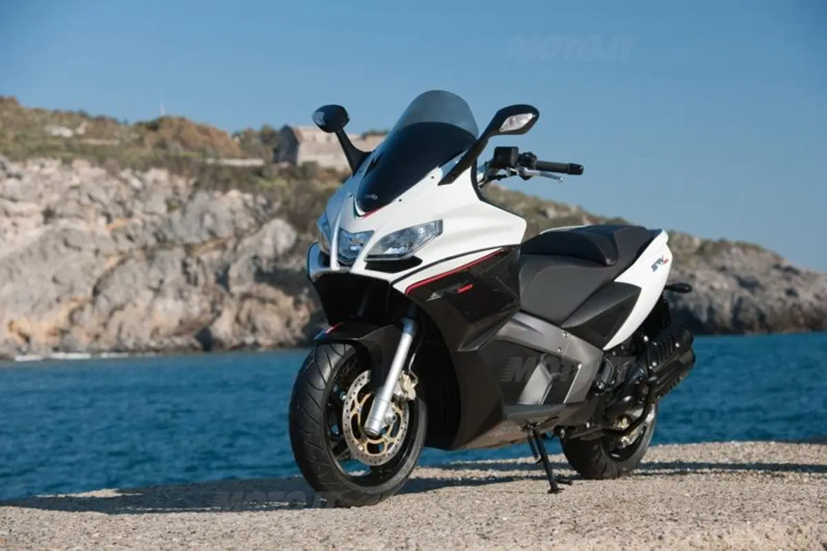 Aprilia SRV 850   (18)