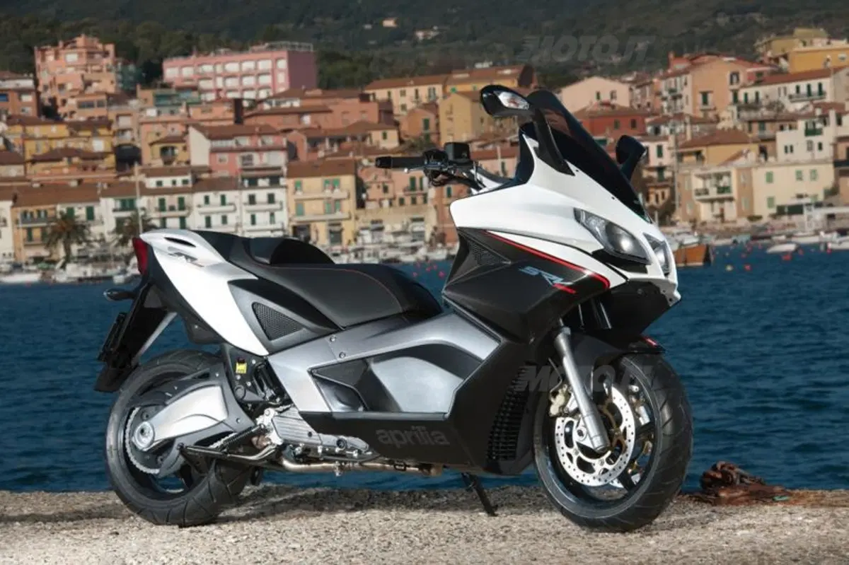 Aprilia SRV 850   (19)