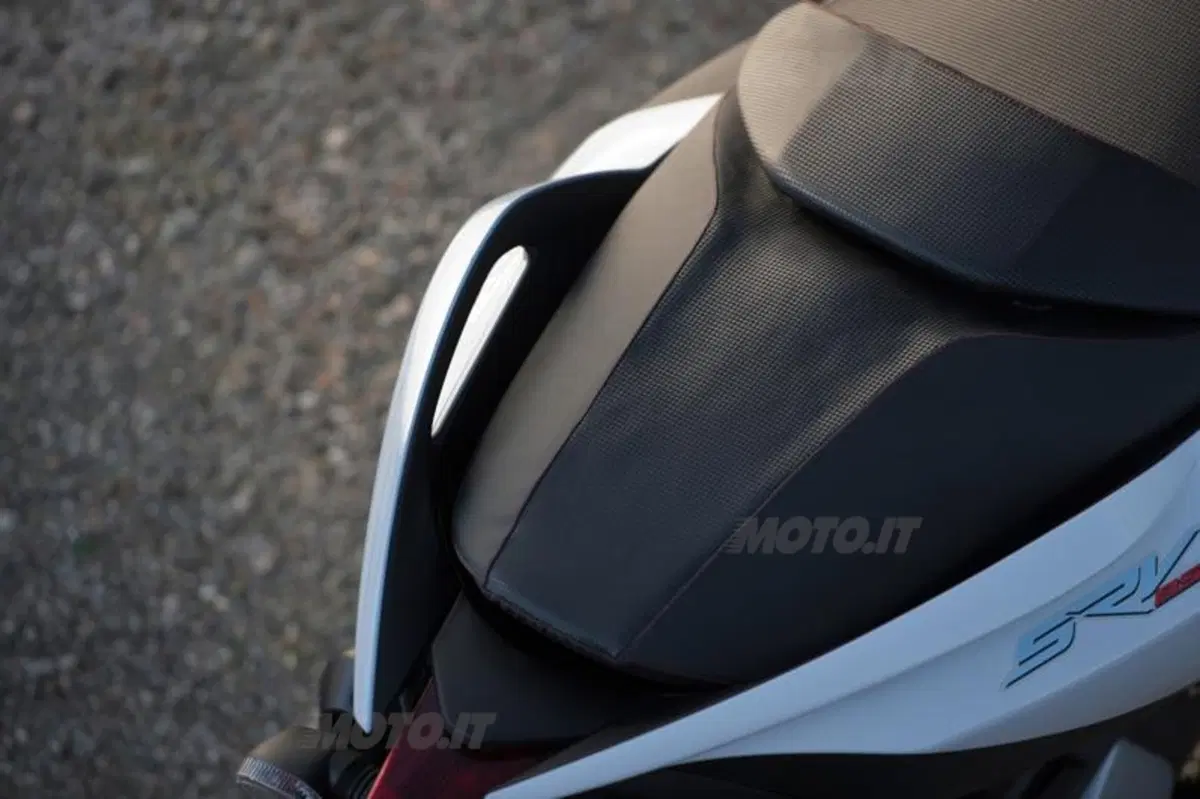 Aprilia SRV 850   (32)