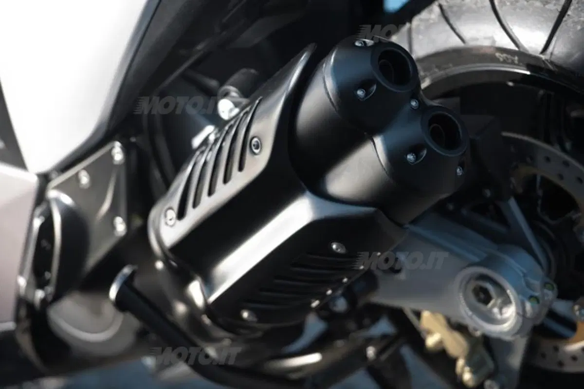 Aprilia SRV 850   (36)