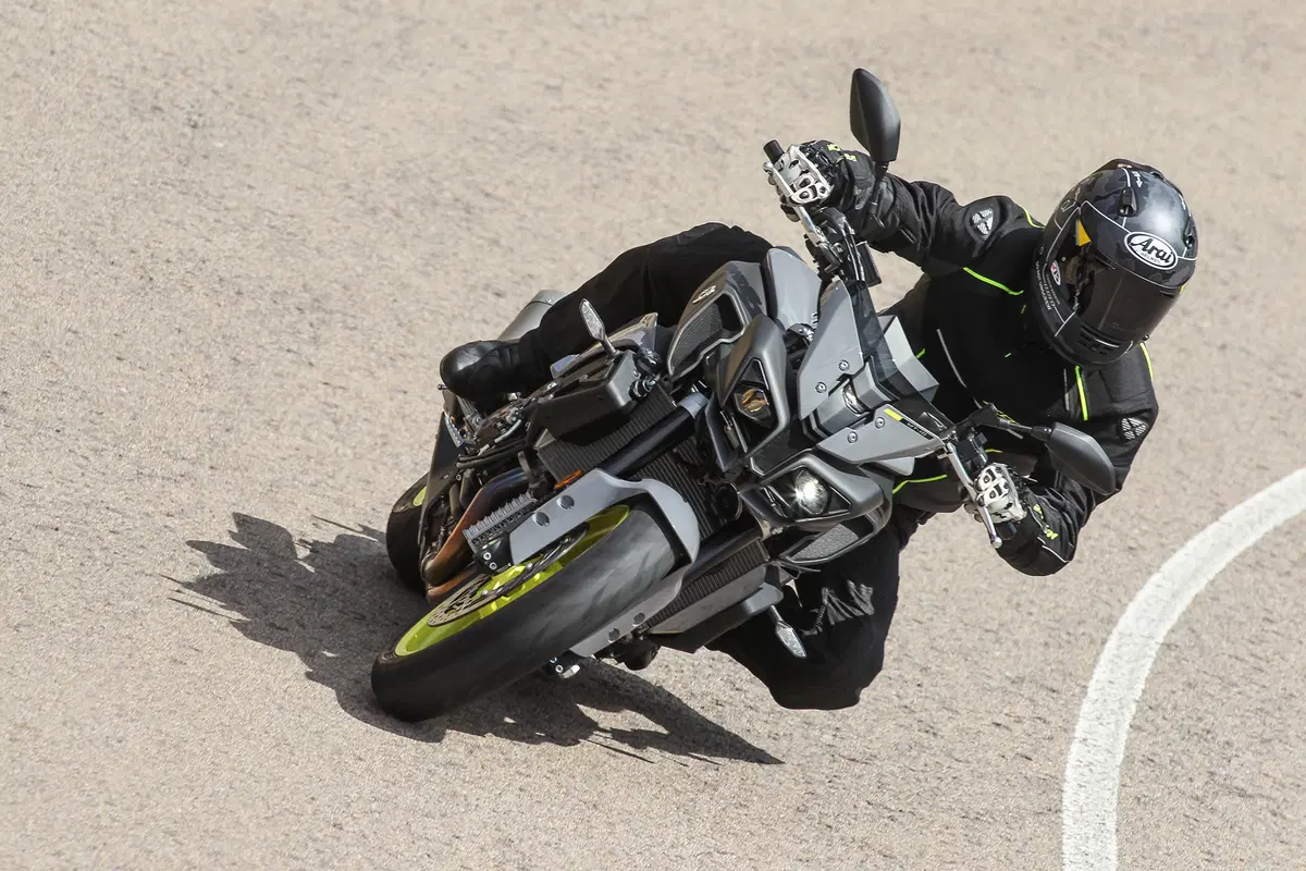 Yamaha MT-10 (7)