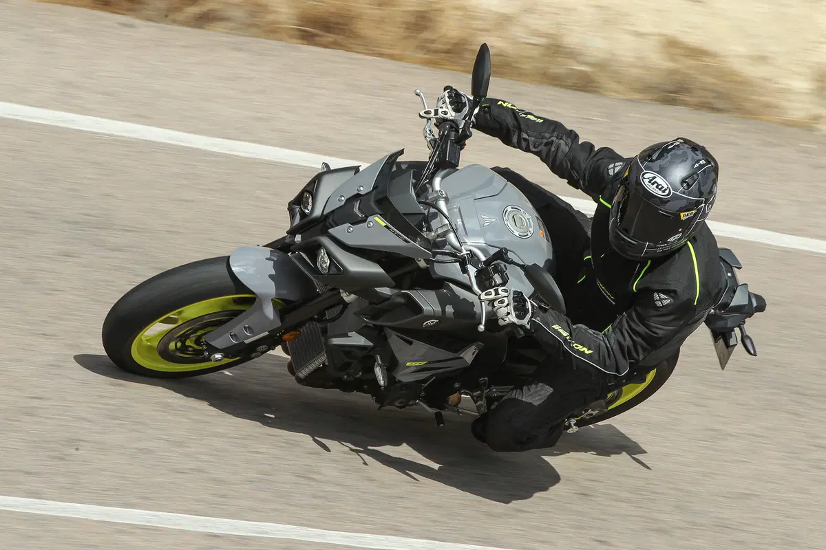 Yamaha MT-10 (9)