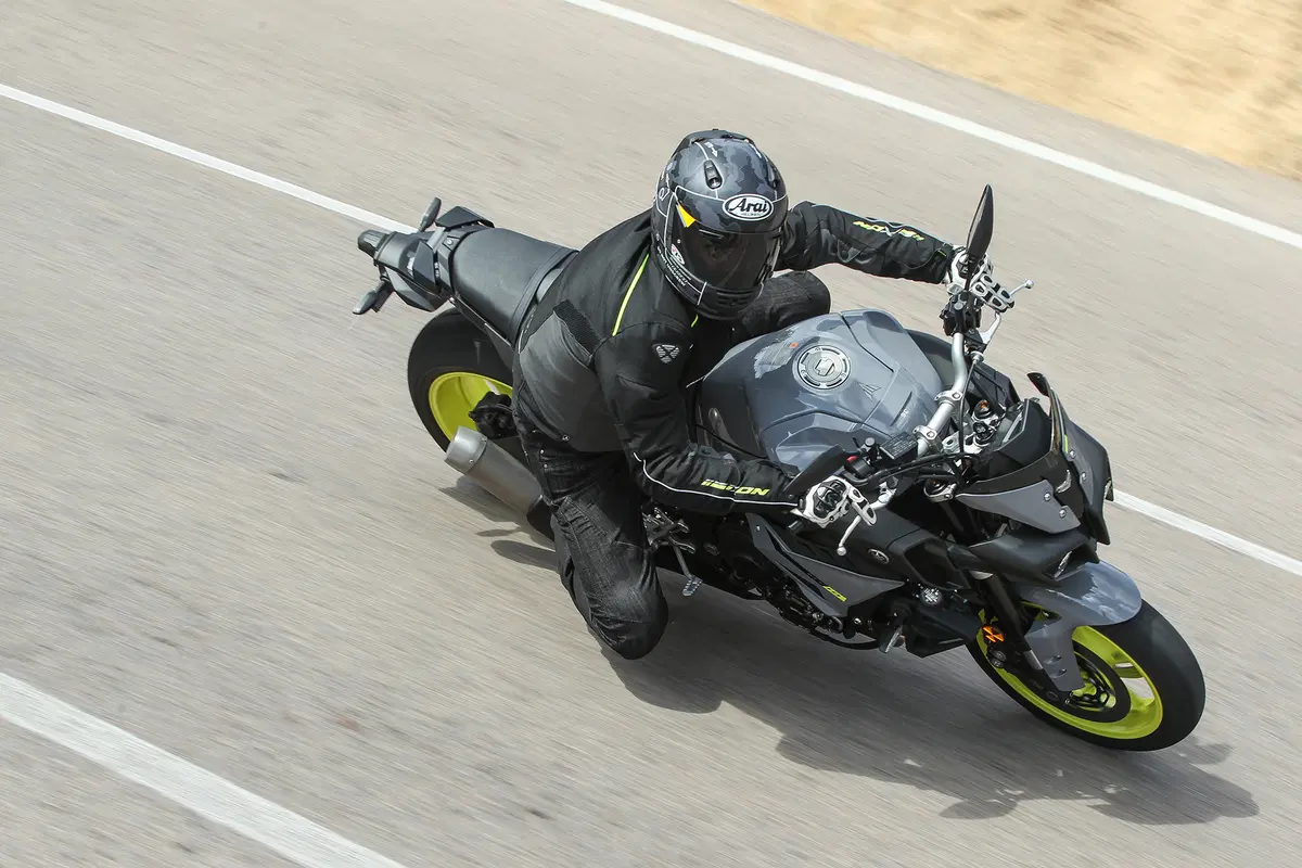 Yamaha MT-10 (6)