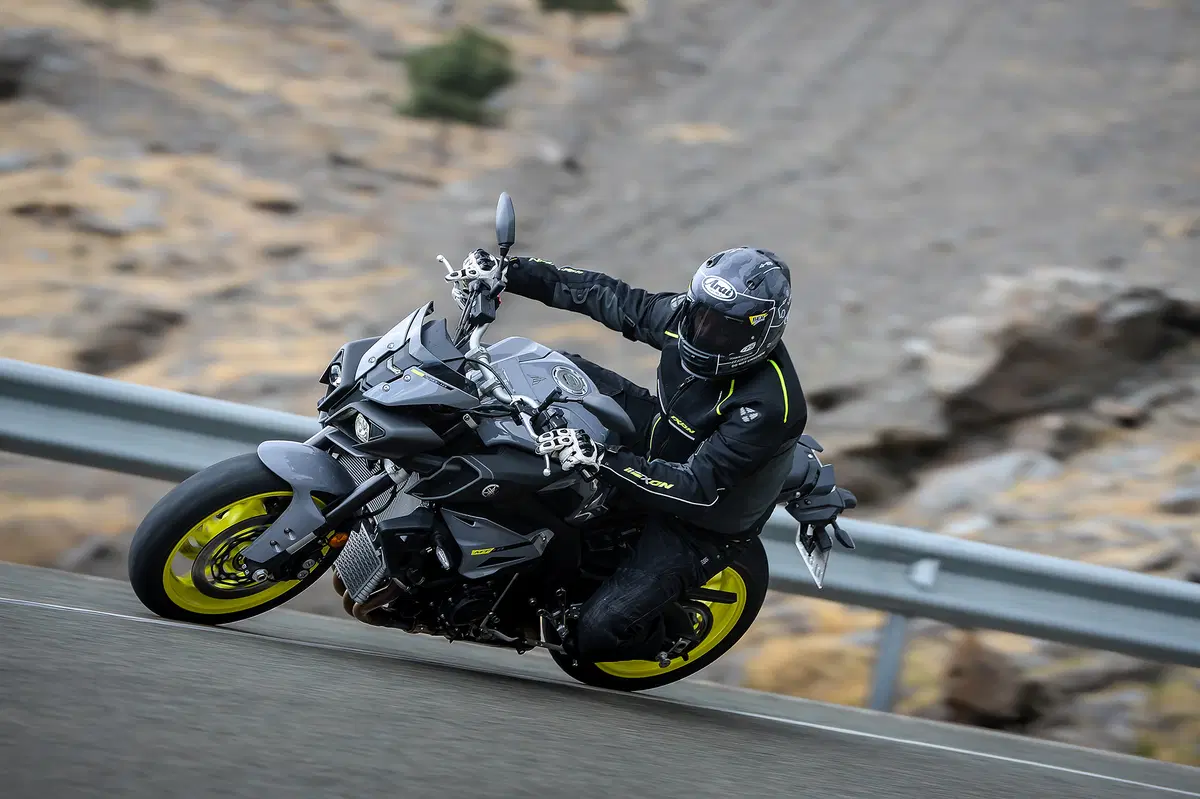 Yamaha MT-10 (10)