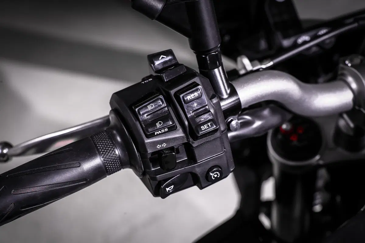 Yamaha MT-10 (4)
