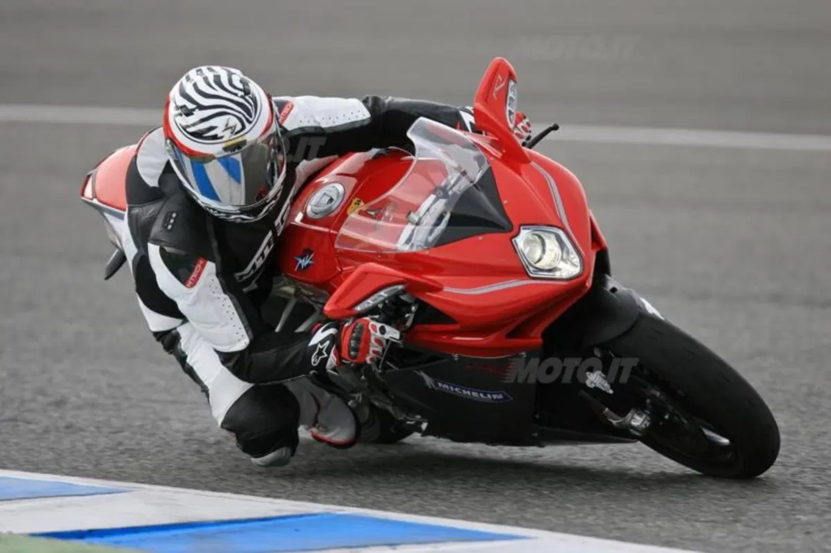 Test pneumatici. Michelin Power Cup