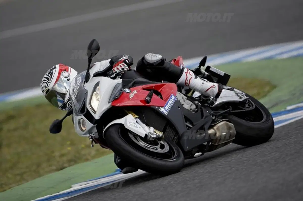 Test pneumatici. Michelin Power Cup (4)