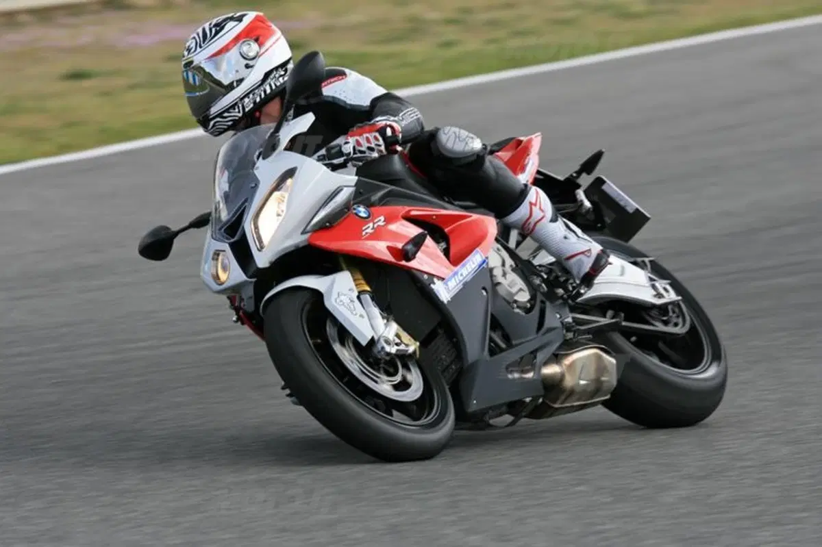 Test pneumatici. Michelin Power Cup (10)
