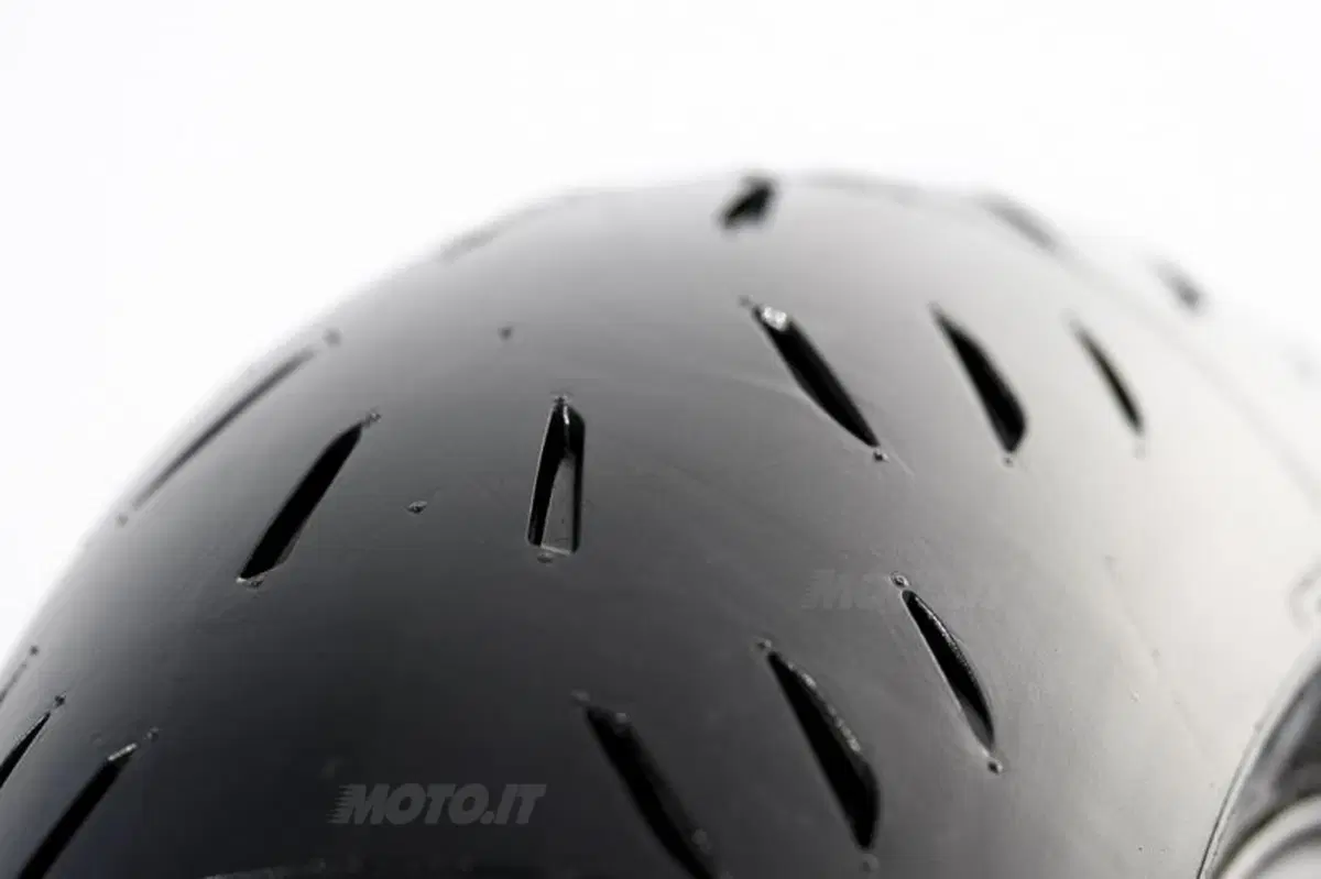 Test pneumatici. Michelin Power Cup (13)