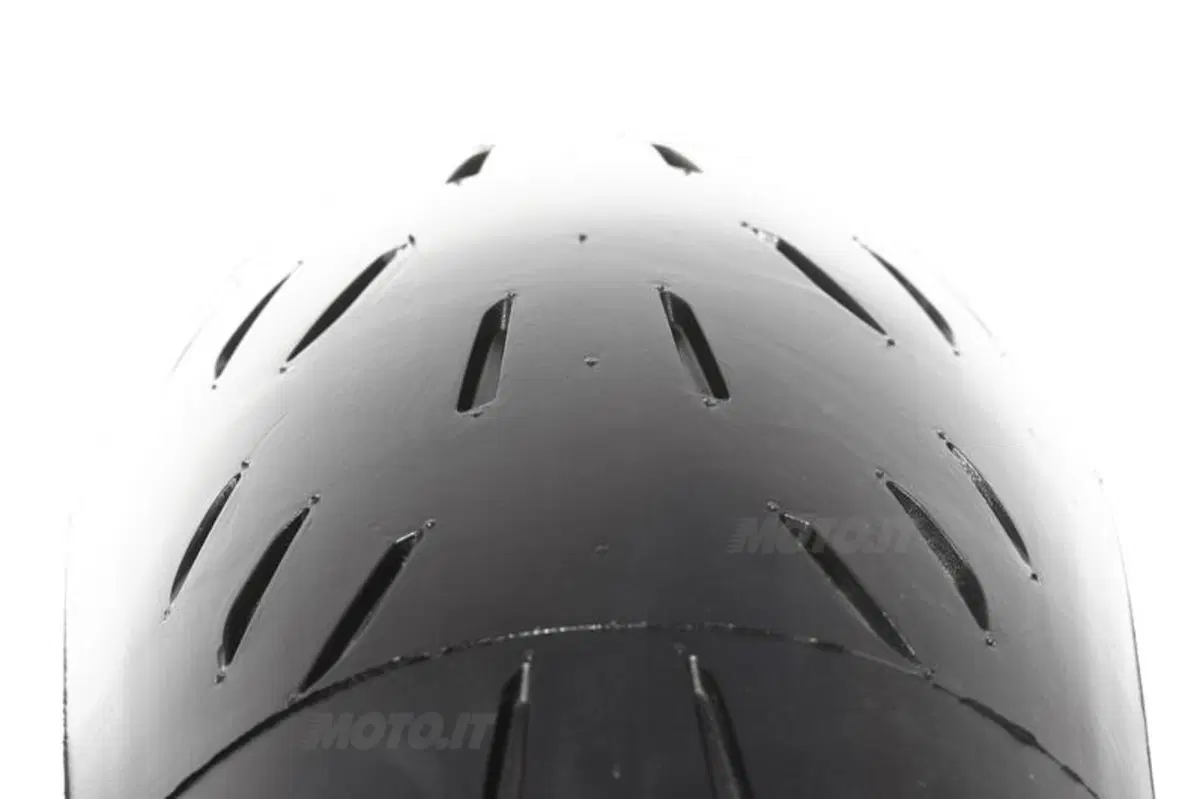Test pneumatici. Michelin Power Cup (18)