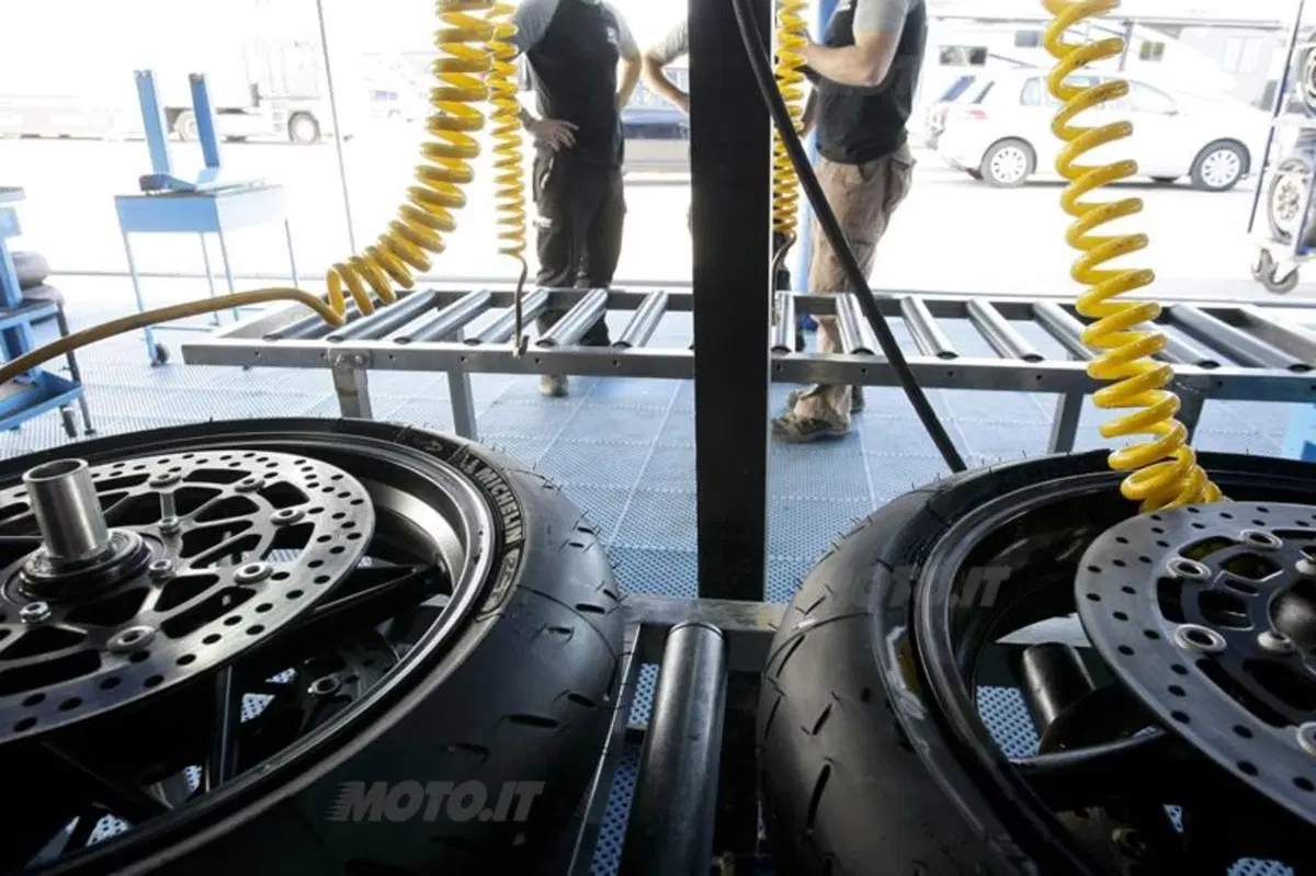 Test pneumatici. Michelin Power Cup (31)
