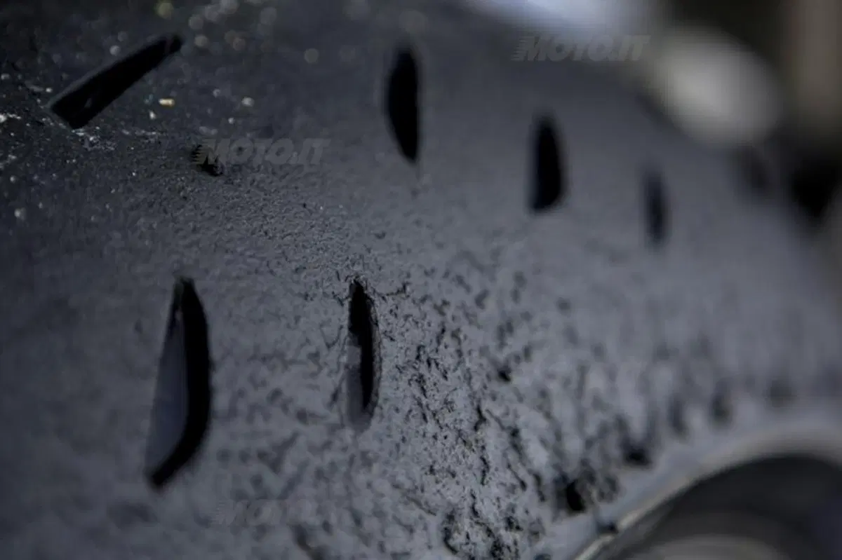 Test pneumatici. Michelin Power Cup (33)