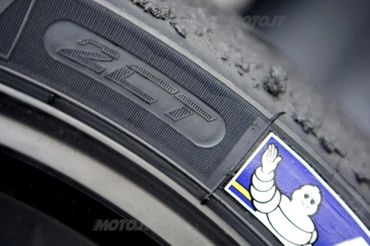 Test pneumatici. Michelin Power Cup (34)