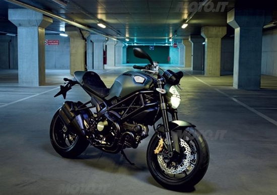 A Roma Fiorello e Asia Argento presentano la Ducati Monster Diesel