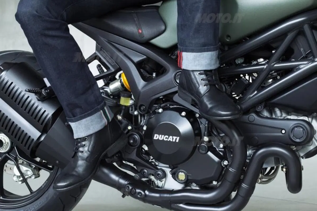 A Roma Fiorello e Asia Argento presentano la Ducati Monster Diesel (18)
