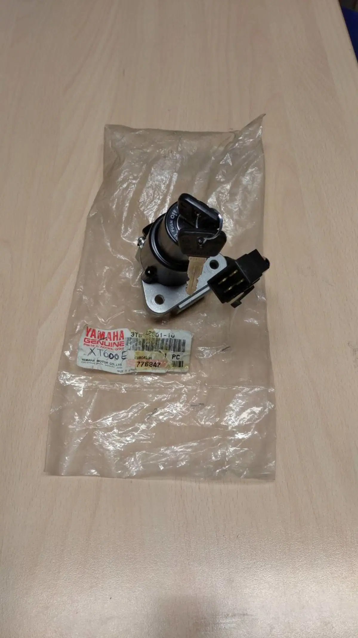 BLOCCHETTO CON CHIAVE YAMAHA XT600E/TT600E
