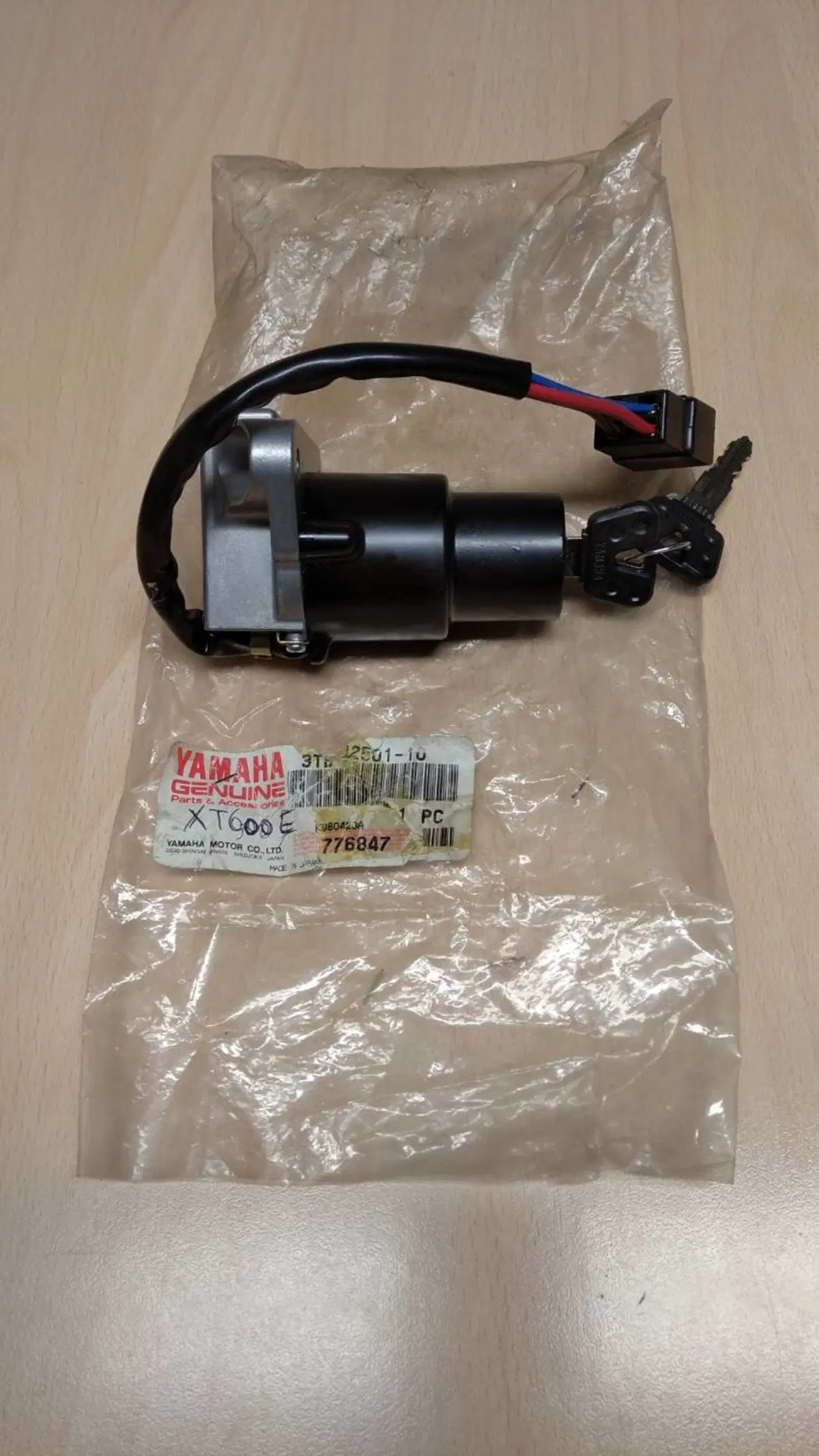 BLOCCHETTO CON CHIAVE YAMAHA XT600E/TT600E (3)