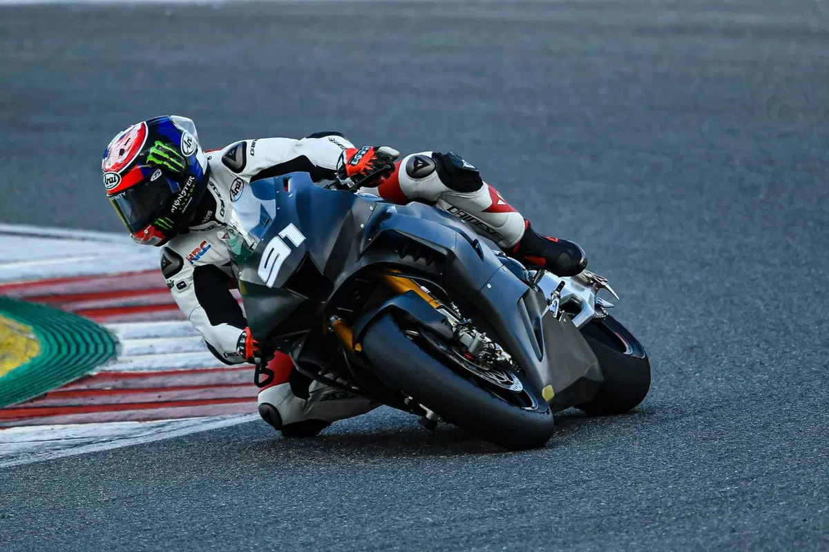 SBK 2020, test Portimão: Razgatlıoğlu lancia la sfida a Rea (11)