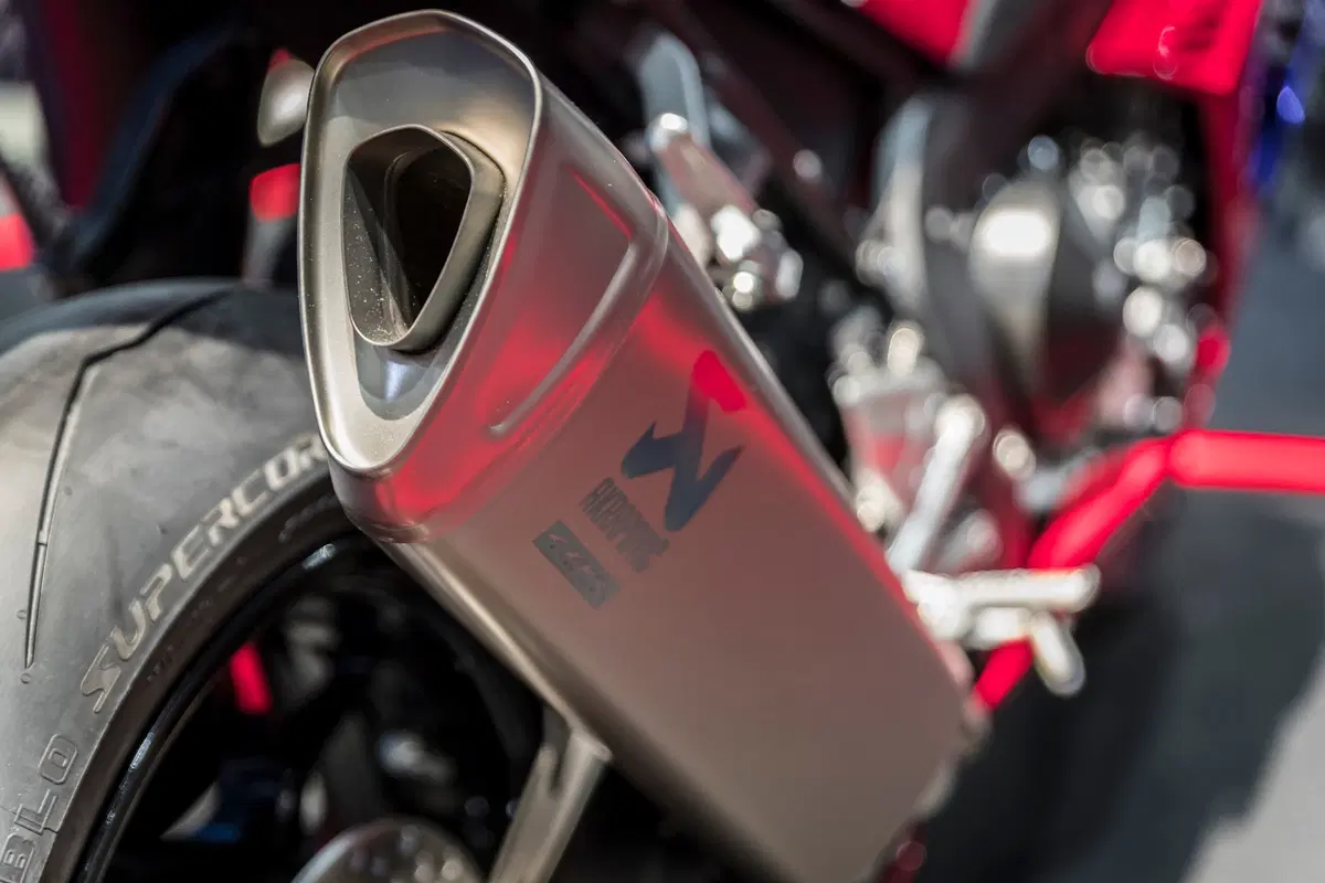 Nuova Honda CBR 1000RR-R Fireblade SP a EICMA 2019: dati, foto e video (7)