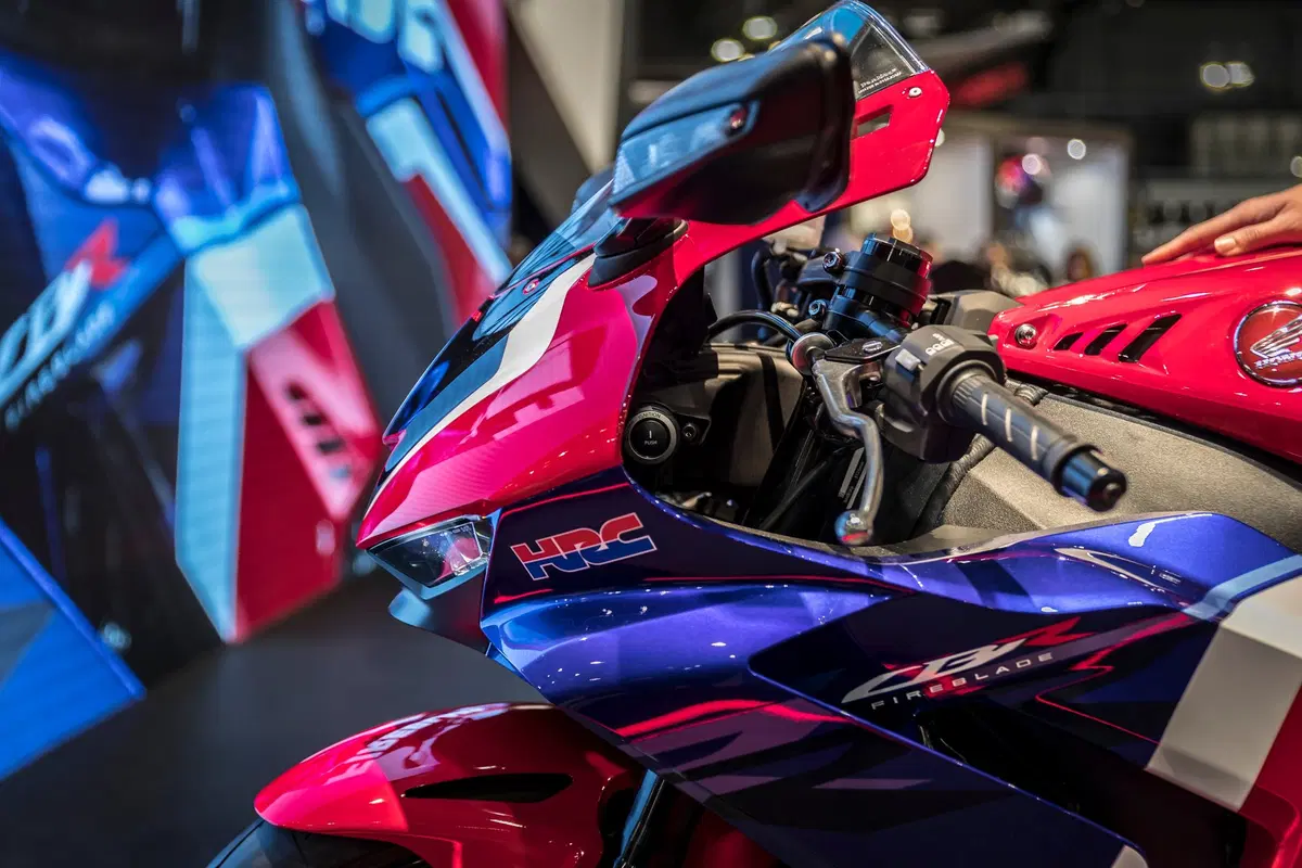 Nuova Honda CBR 1000RR-R Fireblade SP a EICMA 2019: dati, foto e video (20)