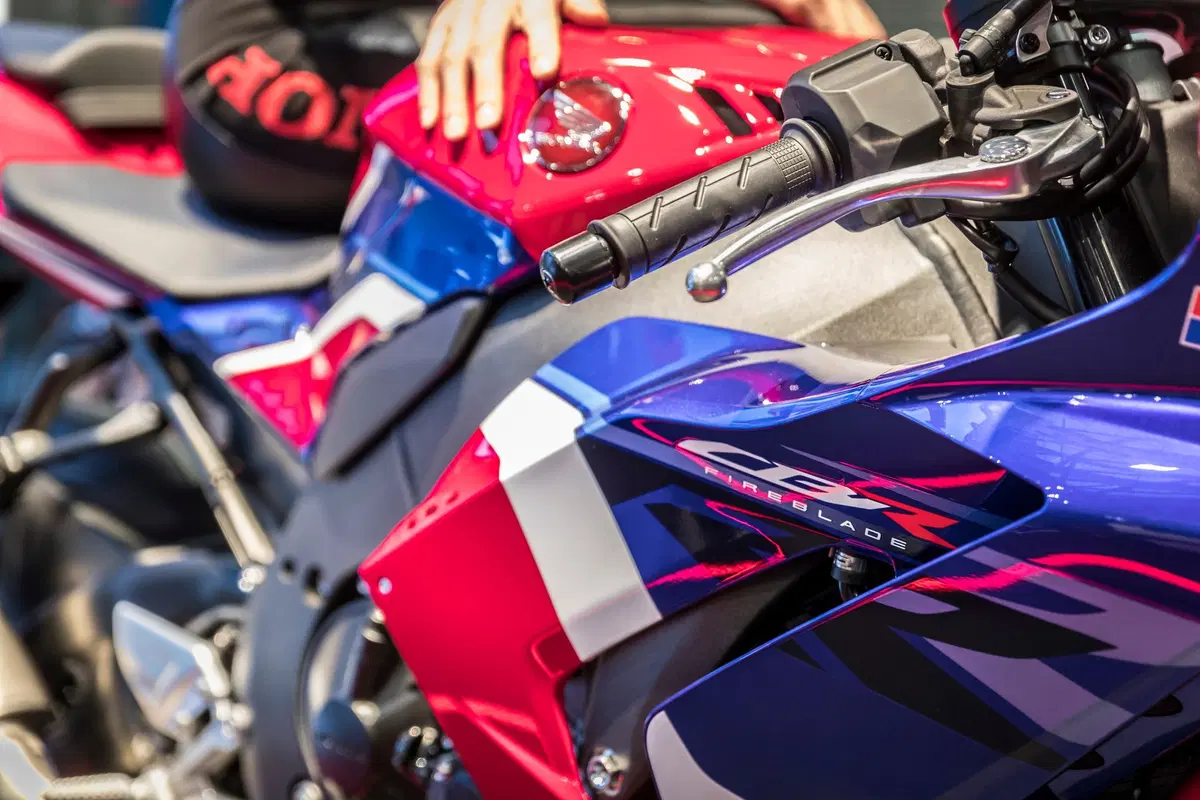 Nuova Honda CBR 1000RR-R Fireblade SP a EICMA 2019: dati, foto e video (21)