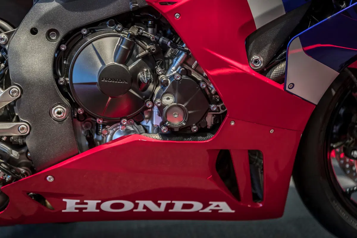 Nuova Honda CBR 1000RR-R Fireblade SP a EICMA 2019: dati, foto e video (22)